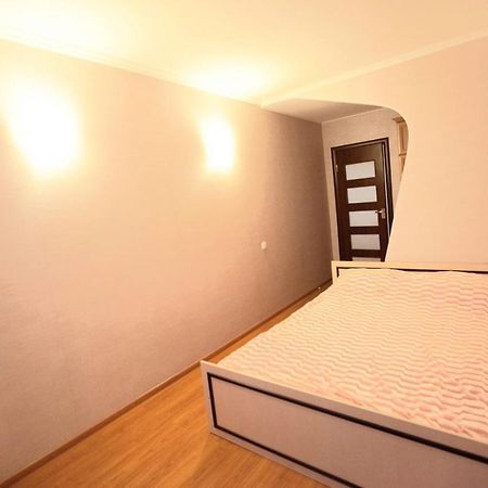 Двухкомнатная Квартира 300М От Моря Ул Парковая 18 Отчетные Док Chornomorsk Luaran gambar