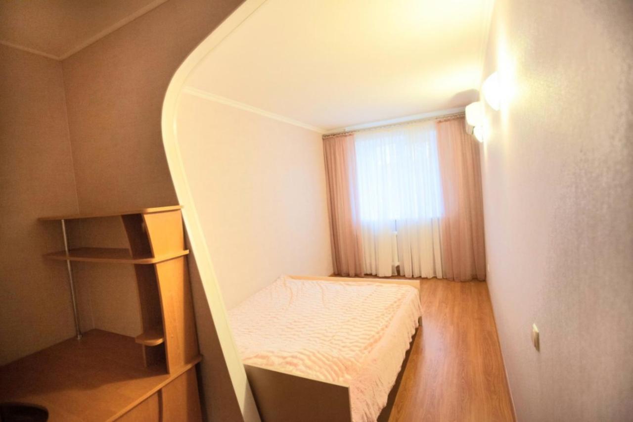 Двухкомнатная Квартира 300М От Моря Ул Парковая 18 Отчетные Док Chornomorsk Luaran gambar